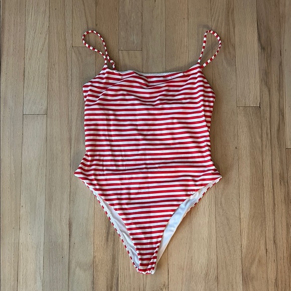 L'Academie Red and White Striped Apparel - Picture 5 of 7